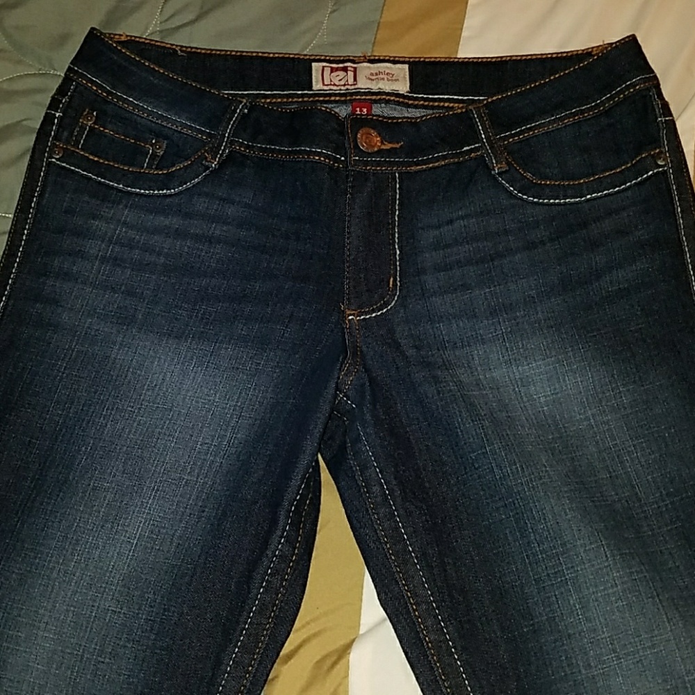 Jeans - Picture 2 of 3